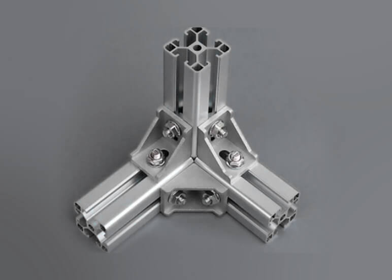 ¿Cómo conectar perfiles de aluminio con ranura en T?