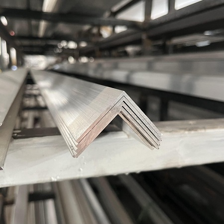 Aluminum Angle (3) Ángulo de aluminio (3)