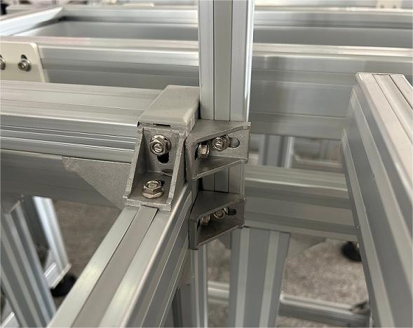 4040 aluminum profile (2) Perfil de aluminio 4040 (2)